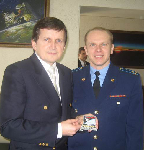  # oc096 Charles Simonyi Soyuz TMA-10 computer patch 1